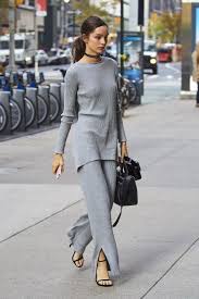 Here S What Victoria S Secret Models Wear To Work Street Style Fall Outfits Street Style Outfit Fashion
