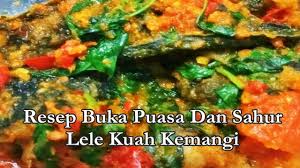 Selain masakan mangut lele pake santan anda juga bisa masak mangut lele tanpa santan, mangut lele bumbu kuning atau kuah kuning, mangut lele kemangi, mangut lele pedas merah, mangut lele asap seperti pada resep mangut lele mbah marto nggeneng khas jogja yang paling enak dan. Resep Buka Puasa Dan Sahur Lele Kuah Kemangi Youtube