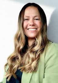 Heather Knapp's Instagram, Twitter & Facebook