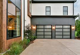 Modern Glass Aluminum Garage Doors Clopay Avante The Avante Collection Combines The Beauty Of A Glas Garage Door Design Garage Doors Garage Door Lights