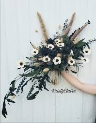 Click to watch this free tutorial and see for yourself! Crescent Sola Wood Flower Bridal Bouquet Black Boho Oval Wedding Bouquet Preserved Wedding Pampas Grass Eucalyptus Dahlia Anemone
