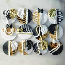 Black And Gold Cupcake Toppers Image 0 Themed Cupcakes Fondant Cupcake Toppers Custom Cupcakes