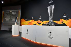 Menos glamour que el último rival, el nápoles , pero con las mismas ganas de competir por un. Dynamo De Kiev Villarreal Y Granada Molde En Octavos De Final De La Europa League Deportes Futbol Cadena Ser