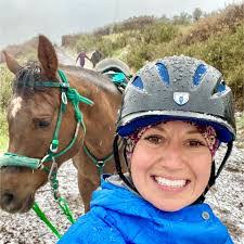 Kim Linnell's Instagram, Twitter & Facebook