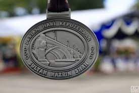 See more of larian hari keputeraan sultan nazrin shah 2020 on facebook. Taking A Unique And Healthy Turn On The Sultan S Birthday S Celebration Is The Sultan Take That Upcoming Events