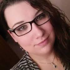 Amanda Emerson's Instagram, Twitter & Facebook