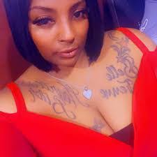 Yolanda Comeaux's Instagram, Twitter & Facebook