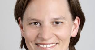 Wirtschaftsjournalist:in