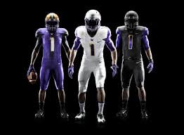 14 For 14 Best Uniforms In College Football Football Uniforms Washington Huskies Football Washington Huskies