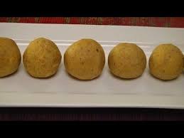 Besan Ke Laddoo Vegetarian Video Recipe By Chef Sanjeev Kapoor Gluten Free Sweets Desserts Mediterranean Desserts Indian Sweets