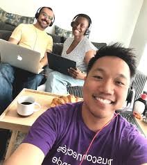 Depuis 27 ans, TELUS est fière partenaire d'Enfant Soleil, un organisme à  but non lucratif qui œuvre pour offrir une pédiatrie de qualité à tous les  enfants du Québec. À travers ce