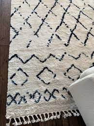 Or if you're decorating your youngster's bedroom, consider your youngster's interests. 12 Best Navy And White Area Rugs Under 200 Thetarnishedjewelblog Navy And White Rug Blue And White Rug White Rug
