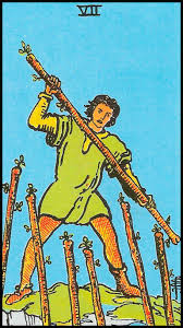 Que Significa El 7 De Bastos En El Tarot Significado De 7 Bastos Arcanos Menores Baraja De Tarot Arcanos Menores Tarot