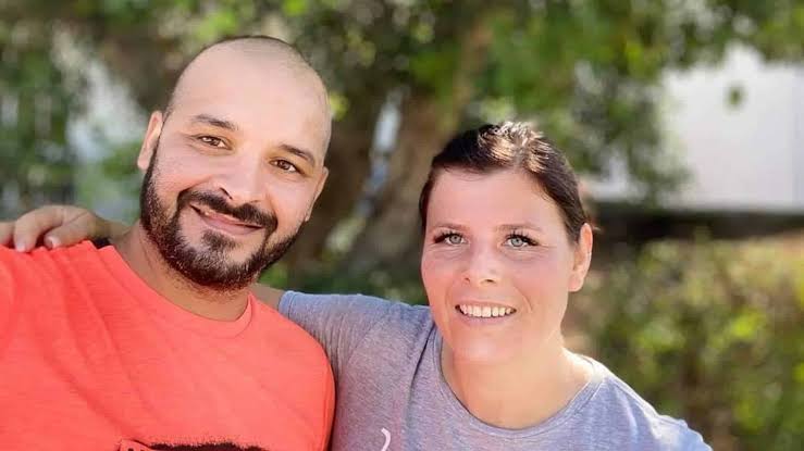 UMA MANCHETE FEZ PARECER QUE NOÉLIA PEREIRA QUERIA DEIXAR O MARIDO. DEPOIS, AS PESSOAS LERAM O COMENTÁRIO COMPLETO.