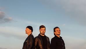 They take prominent stands on human rights issues, expressed through their lyrics and other public statements and actions. U2 News Berichte Photos U2 Forum Setlists U2 Kalender U2tour De