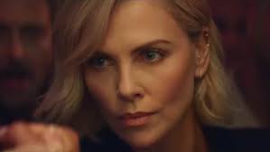 Video Charlize Theron Is The Bar Champion In Budweiser Advert Daily Mail Online