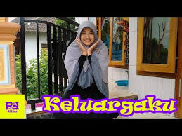 Keluargaku xi kompetensi inti kelas i 1 menerima dan menjalankan ajaran agama yang dianutnya. Keluargaku Tema Keluarga Youtube