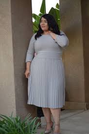 19 Beautiful Photos With Plus Size Modest Fashion Closet Tours In 2020 Grey Plus Size Dresses Modest Dresses Plus Size Fashion