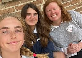 Gretchen Kane's Instagram, Twitter & Facebook