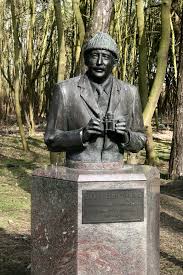 Lippens zetelt al sinds 1979 als burgemeester van knokke. Leon Lippens Wikipedia