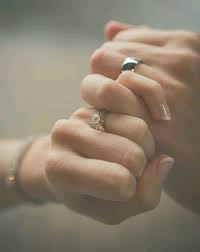 എന റ അട വയറ ന ത ഴ ആറ ഞ ച ൽ മ ത ര സ ന ഹ പ രകട പ പ ക ക നറ യ ന ന ഒര ട ര പ പ ക കൽ മല Engagement Photographer Romantic Wedding Photos Pre Wedding Shoot Ideas