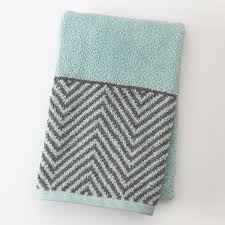 Here's a couple of deal ideas to give you the best bang for your buck Apt 9 Highly Absorbent Chevron Hand Towel