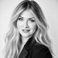 Anne Slaton's Instagram, Twitter & Facebook