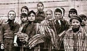 La suite de la carrière du réalisateur démontrera qu'il était pourtant très loin d'avoir épuisé son sujet. Lo Storico Pezzetti Curare Subito Razzismo E Prevaricazioni La Shoah Lo Dimostra Culture