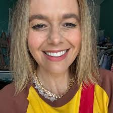 Catherine Heil's Instagram, Twitter & Facebook