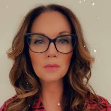 Jennifer Pyper's Instagram, Twitter & Facebook