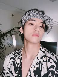 Taehyung Pics On Twitter Taehyung Taehyung Selca Kim Taehyung