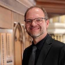 David Wearing's Instagram, Twitter & Facebook