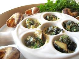 Escargots En Cassolette Aux 3 Champignons Recette Recettes De Cuisine Recette Entree Facile Escargot Cuisine
