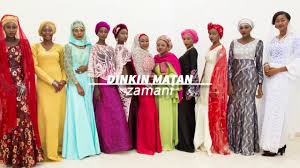 Gindin matan hausawa gindi mai ruwa gindin mata gindin budurwa gindi dadi da bura gindi gindi kalli matan hausa videos from maryam hausa tv, kalli yadda ake cin gindin matan hausawa a. Kwalliyar Zamani Sabon Shiri By Tozali Magazine Tv