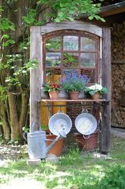 Kreativität und dekoration ist gefragt, um aus einem gewöhnlichen einen hammermäßigen garten zu machen. Holz Dekoration Selber Machen