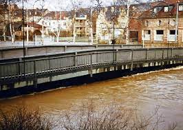 Situated in gelnhausen, this hotel is 9.4 mi (15.1 km) from toskana therme bad orb and 11.3 mi (18.1 km) from ronneburg castle. Vor 50 Jahren Gelnhausen Unter Wasser