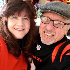 Stylist for women's pixie cuts in Middletown?