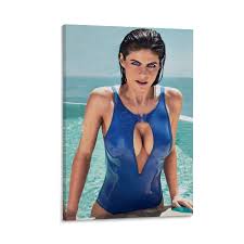 Amazon.com: Alexandra Daddario - Póster de actriz sexy con pechos grandes,  culo grande, hermosa chica sexy (1) pósteres e impresiones de pintura en  lienzo para decoración de sala de estar y dormitorio,