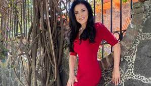 Her birthday, what she did before fame, her family life, fun trivia facts, popularity rankings, and more. Lourdes Munguia Se Despojo De La Ropa Para Celebrar 300 Mil Seguidores En Instagram Futbol Rf