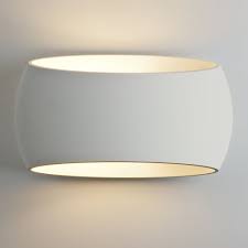 Uses a 40w g9 lamp. Astro Lighting 7074 Aria 300 White Plaster Wall Light