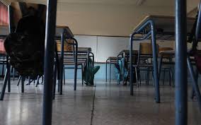 Σύμφωνα με την ερτ, οι λοιμωξιολόγοι φαίνεται να συμφωνούν ότι το άνοιγμα των σχολείων θα πρέπει να συνοδευτεί με διεξαγωγή rapid test κάθε δευτέρα σε μαθητές και εκπαιδευτικούς. N Keramews Proteraiothta To Anoigma Ths G Lykeioy Pws 8a Anoi3oyn Ayrio Ta Sxoleia