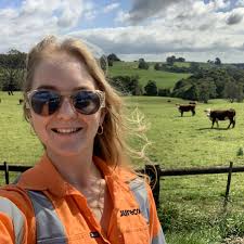 Being a graduate at Aurecon means you get to explore and adventure beyond  your own backyard. Here's a glimpse into Eloise Carroll's fun-filled day in  her life as a graduate environmental advisor