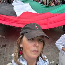 Shlissel challah is a special loaf baked the first sabbath after Passover.  We trace the modern route by which the bread has spread beyond the  ultra-orthodox world to everyday Jewish bakers.