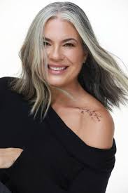 Người mẫu 51 thi hoa hậu và biến cố ngã cầu thang vỡ hộp sọ