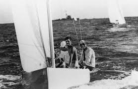 Bröderna Sundelin (fr v t h Jörgen [skymd], Ulf och Peter) i SWE-051 WASA  IV under olympiska seglingarna utanför Acapulco i oktober 1968. WASA IV  senare till Schweiz som SUI-095, sjönk 1974