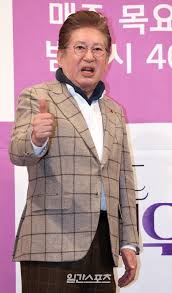 김용건 아들 티브이데일리 김한길 인턴기자 배우 김용건이 아들 하정우와의 초상화를 공개했다. Ozpfm21t H7yum