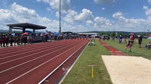 Great weekend for Jordan!! He set new PRs: 100M: 14.87->14.73 200M:  31.93->30.58 #AlabamaHeat #Alwaysimproving #soproudofhim