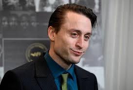 Pero la fama mundial le llego con 10 años cuando protagonizó solo en casa y solo en casa 2: Kieran Culkin El Hermano Pequeno De Macaulay Culkin Que Triunfa Como Actor