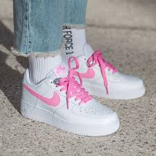 Ike Wmns Air Force 1 White Psychic Pink Available Online Shop Through The Price Tag In The Picture And Aesthetic Shoes Nike Air Shoes Custom Nike Shoes