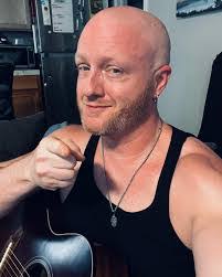 Travis Lance's Instagram, Twitter & Facebook